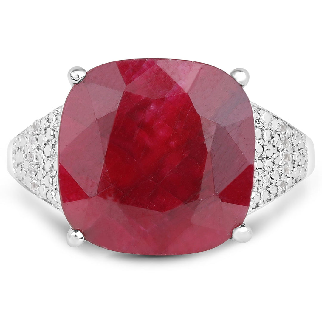 Anillo de plata esterlina .925 con rubí teñido de 14.47 quilates y topacio blanco