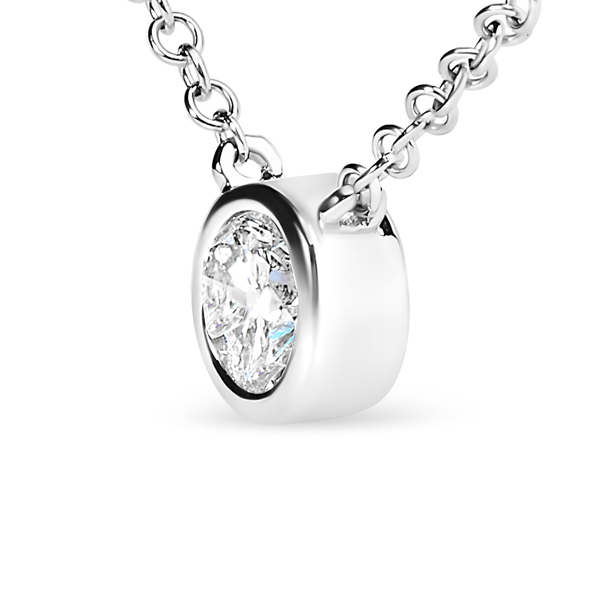 Collar con colgante solitario moderno de oro blanco de 10K con diamante de talla brillante redondo de 1/2 quilate engastado en bisel de 16"-18" (Color H-I, Claridad SI2-I1)