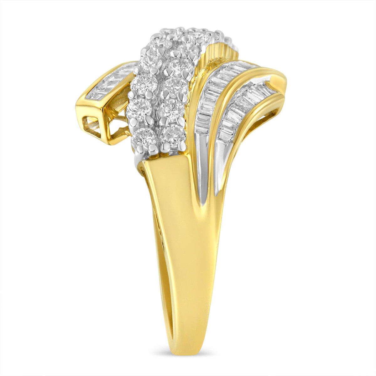 Anillo Moderno de Oro Amarillo de 10K con Diamantes Redondos y Baguette de 1.0 Quilates con 64 Piedras Engastadas en Canal Estilo Bypass (Color H-I, Claridad SI1-SI2) - Talla 6