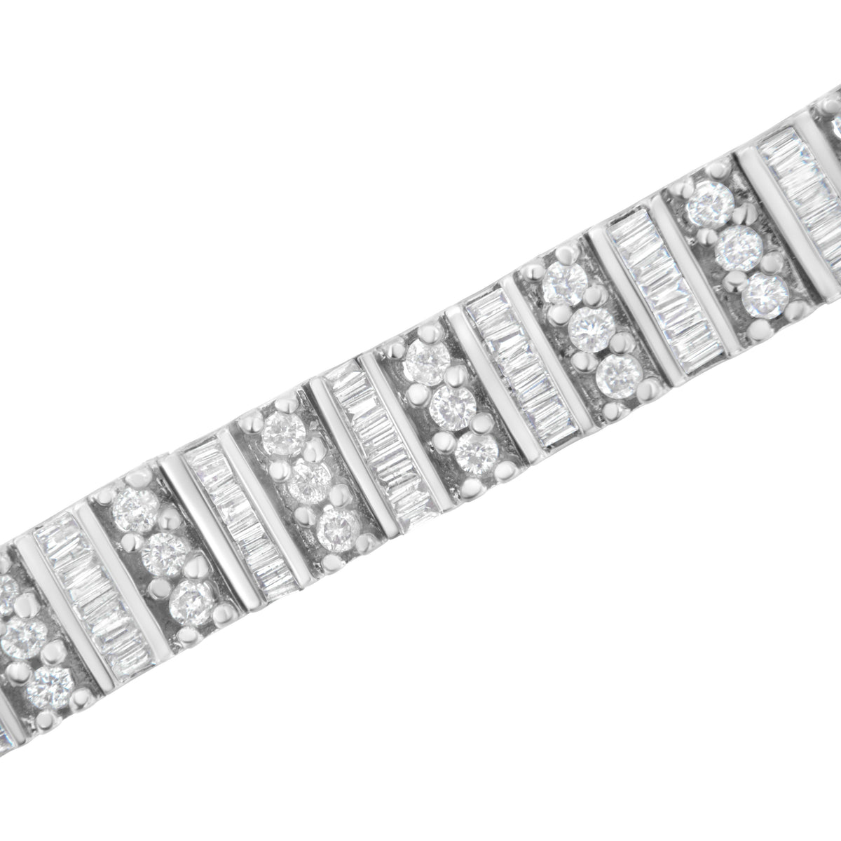 Pulsera tenis de oro blanco de 14 quilates con diamantes de talla baguette y redonda brillante de 4 7/8 quilates engastados en canal y garra (color I-J, claridad I1-I2) - Tamaño 7,25"