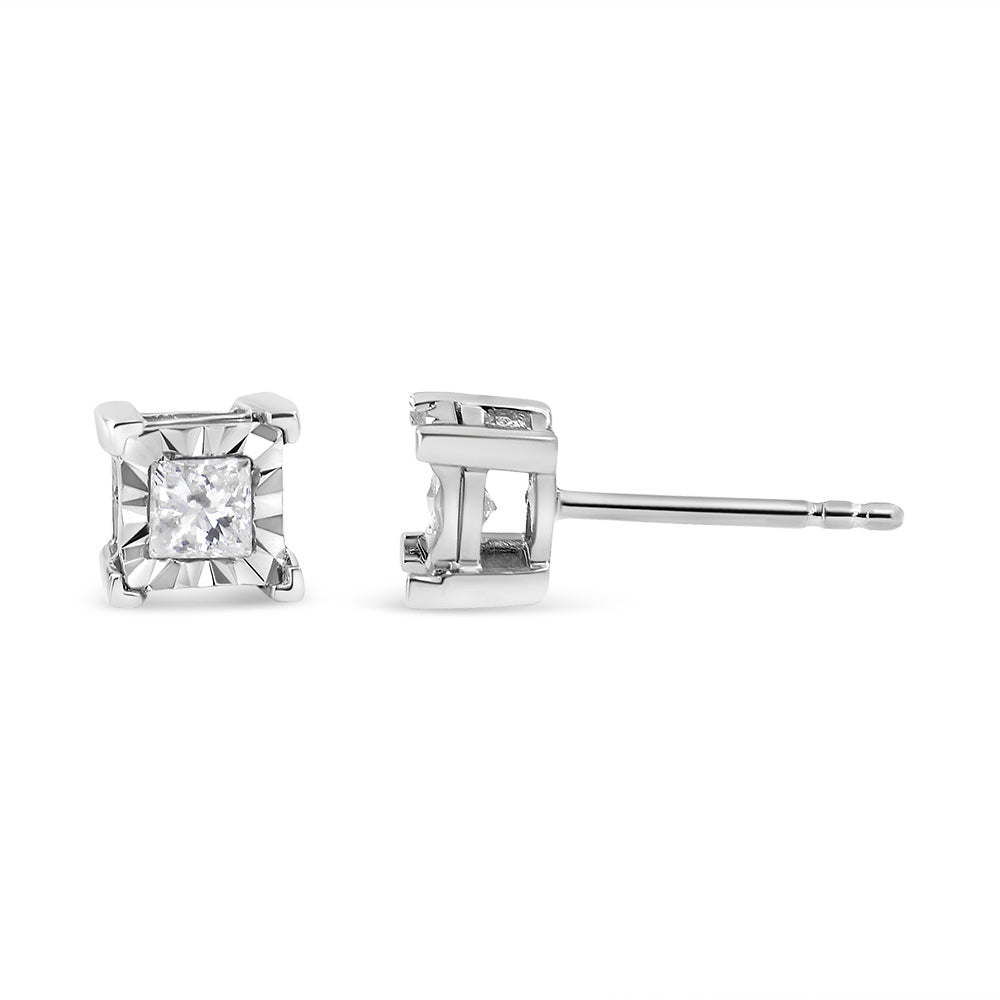 Pendientes de tuerca solitario con diamantes de talla princesa de 1/2 quilate, engaste milagro, plata de ley .925 (color I-J, claridad SI1-SI2)