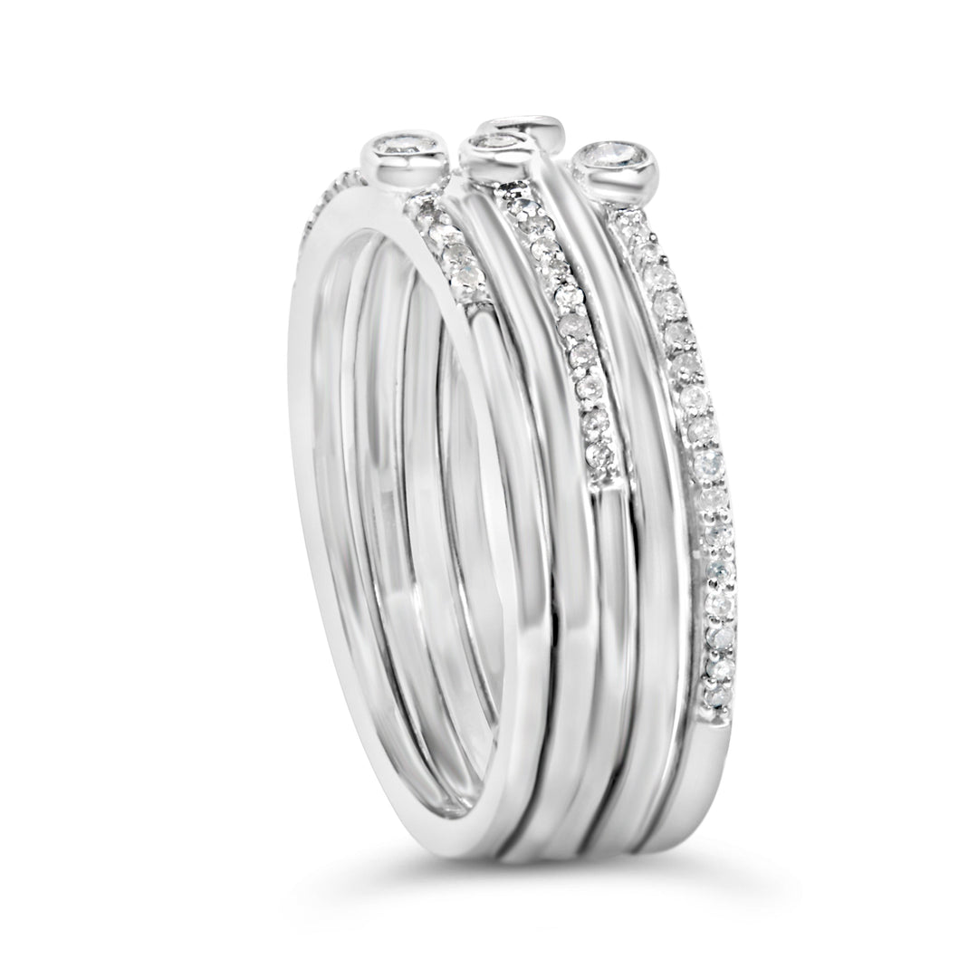 Juego de anillos apilables de plata de ley con bisel de diamante de 3/8 Cttw y engaste pavé