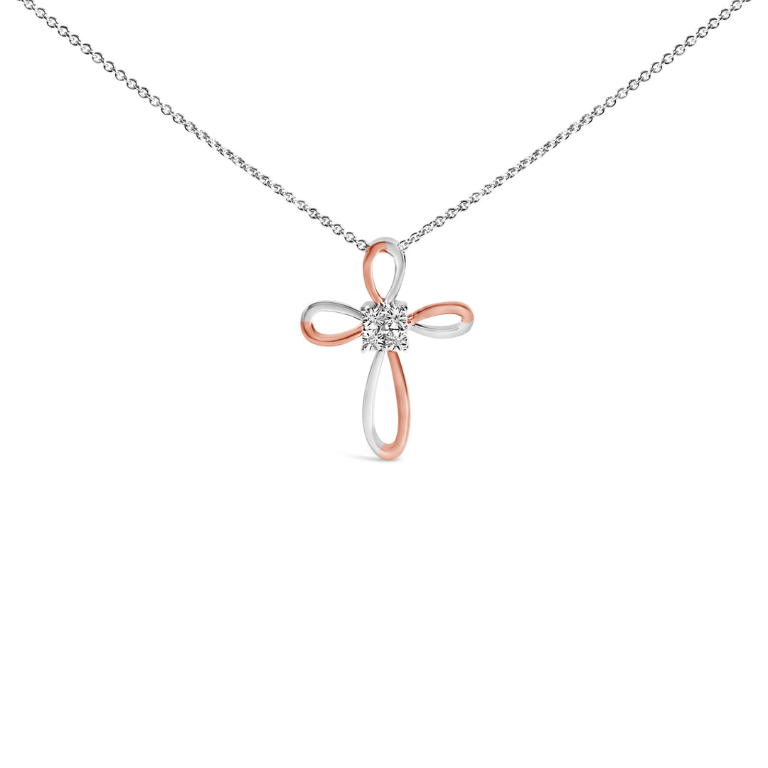 Collar con colgante de cruz chapado en oro rosa de 10 quilates y plata de ley con acento de diamante