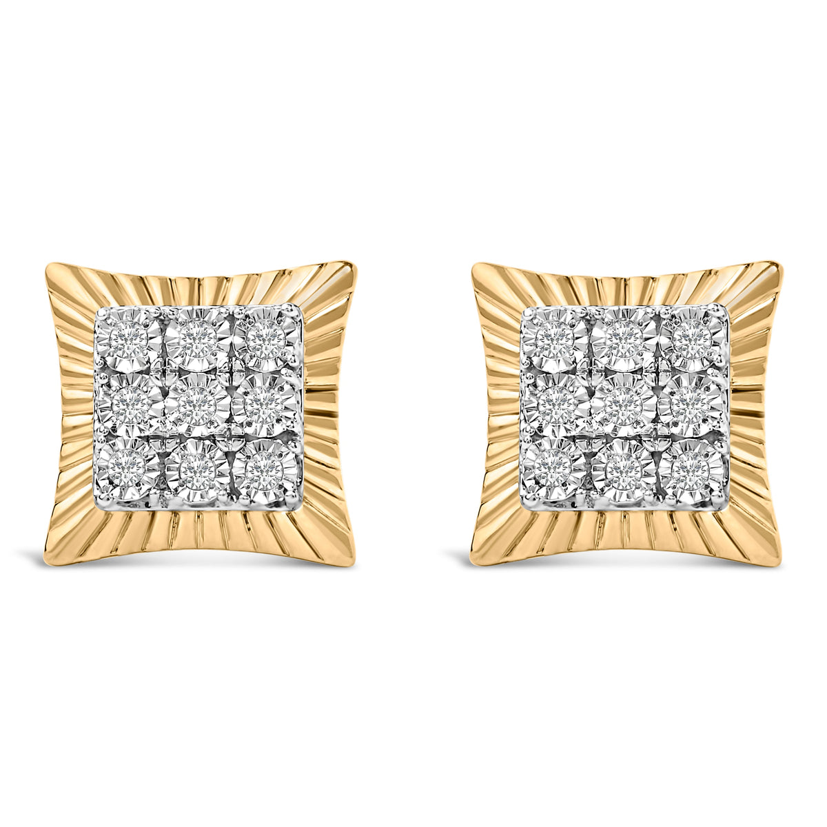 Pendientes de halo texturizados de oro amarillo de 10K chapado en plata de ley .925 con diamantes de 1/4 quilates.