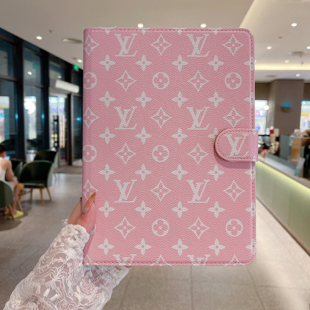 Elegante funda protectora de piel con solapa y monograma para iPad de Apple