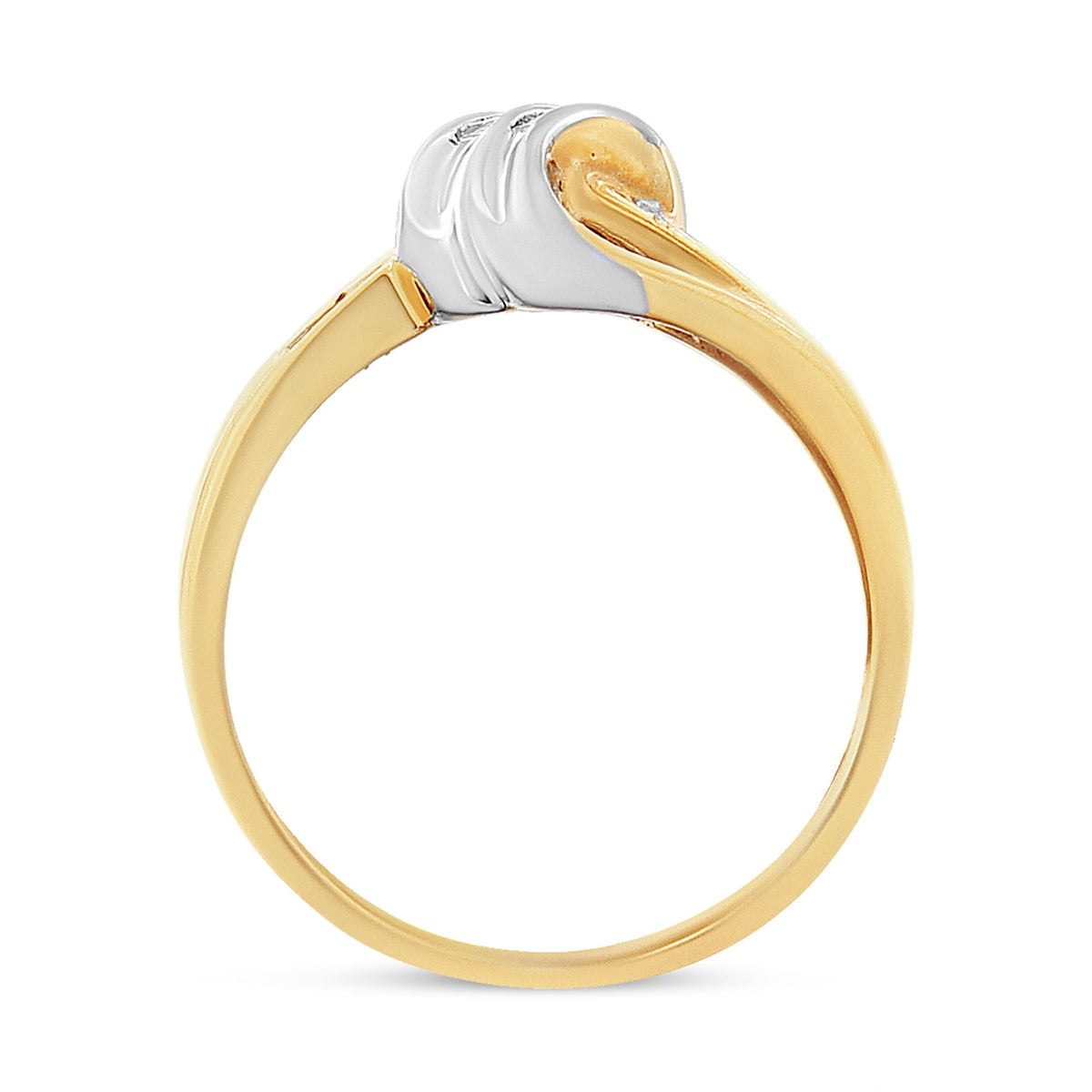 Anillo de derivación con detalles de diamantes redondos y en talla baguette de oro amarillo y blanco de 10 qt y 1,00 ct. (Color H-I, Claridad I2-I3) - Talla de anillo 7