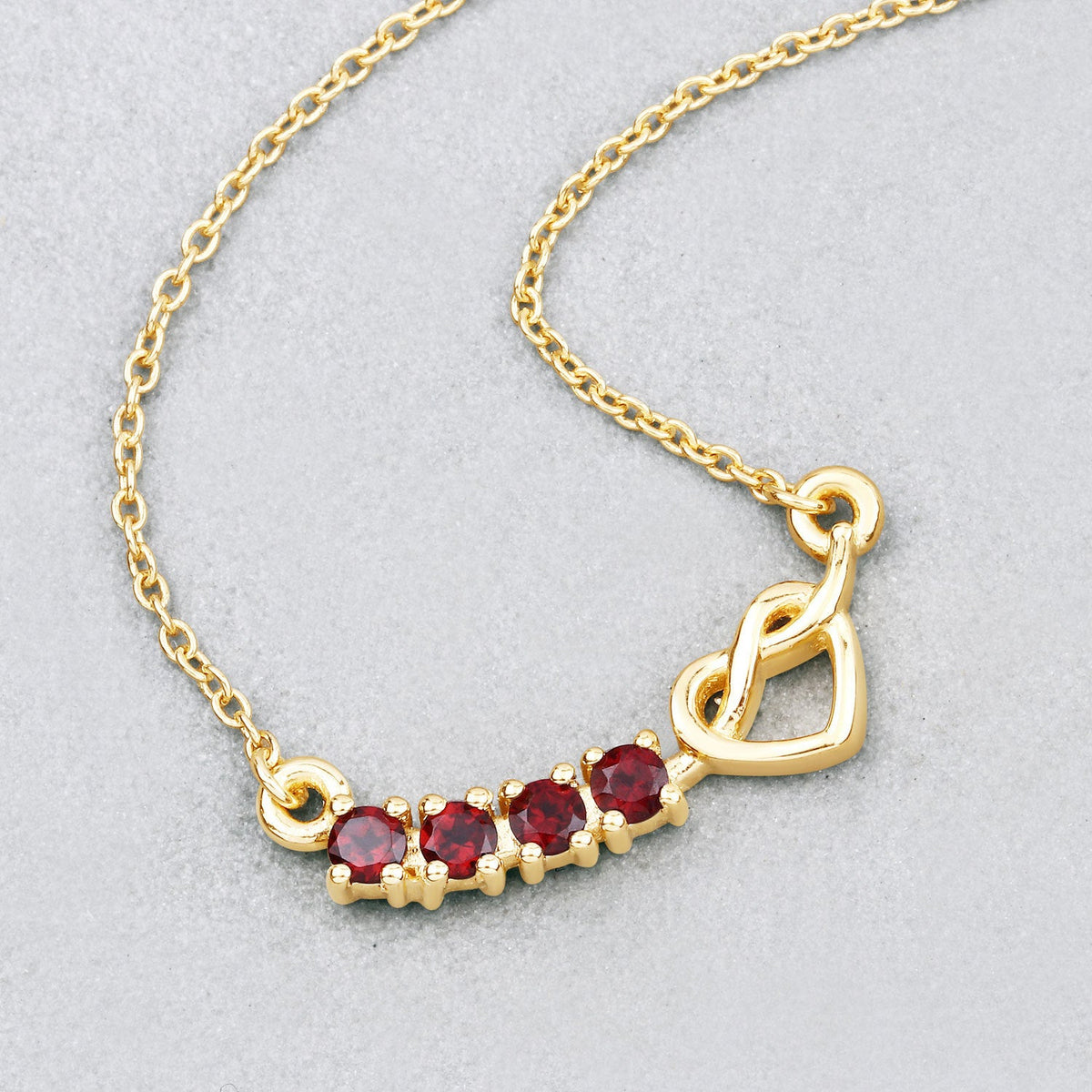 Collar de plata esterlina .925 con granate genuino de 0,32 quilates