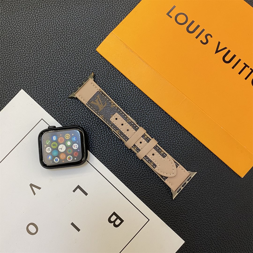 РЕМЕШОК ДЛЯ APPLE WATCH С МОНОГРАММОЙ ИЗ КОЖИ С ПРОШИВКОЙ