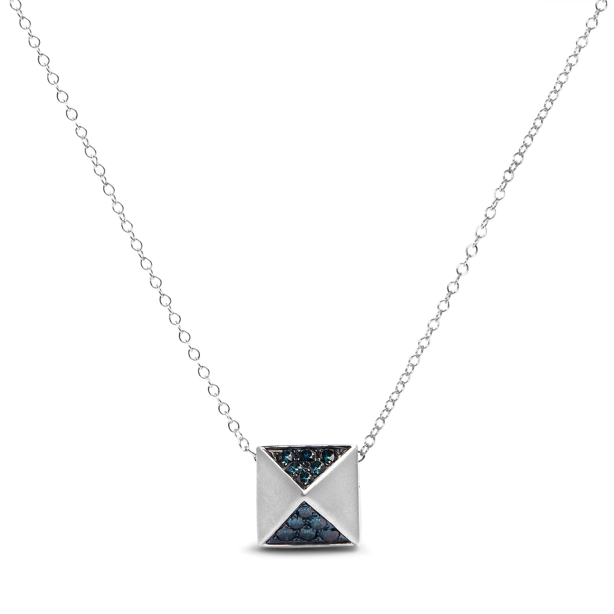 Collar con colgante piramidal con acabado mate de oro blanco de 14K con diamante azul tratado de 1/4 qt (color azul, claridad SI1-SI2) - 18 pulgadas