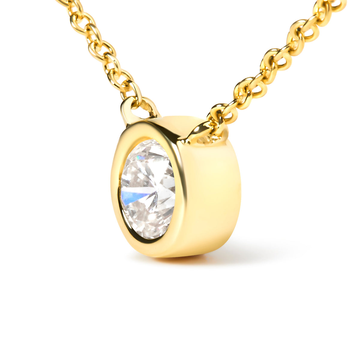 Collar con colgante solitario moderno de bisel engastado de diamante redondo brillante de 1/3 quilates en oro amarillo de 10K, 16"-18" (color H-I, claridad SI2-I1)