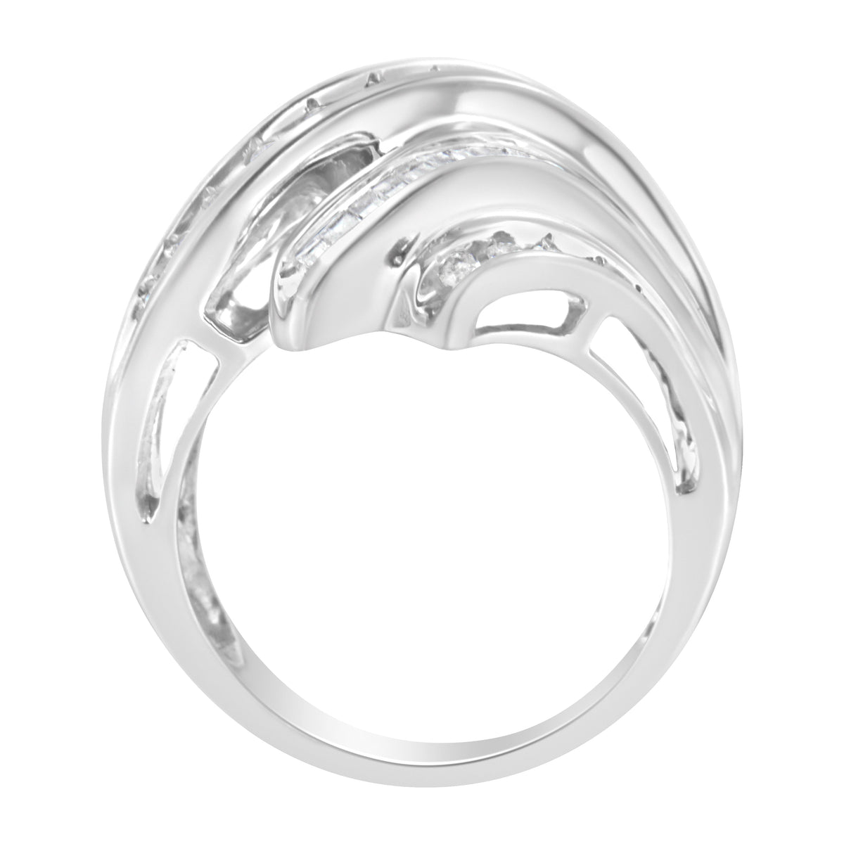 Anillo de oro blanco de 10K con diamantes redondos y talla baguette en engaste de canal (3/4 quilates en total, color H-I, claridad SI2-I1) - Talla 7
