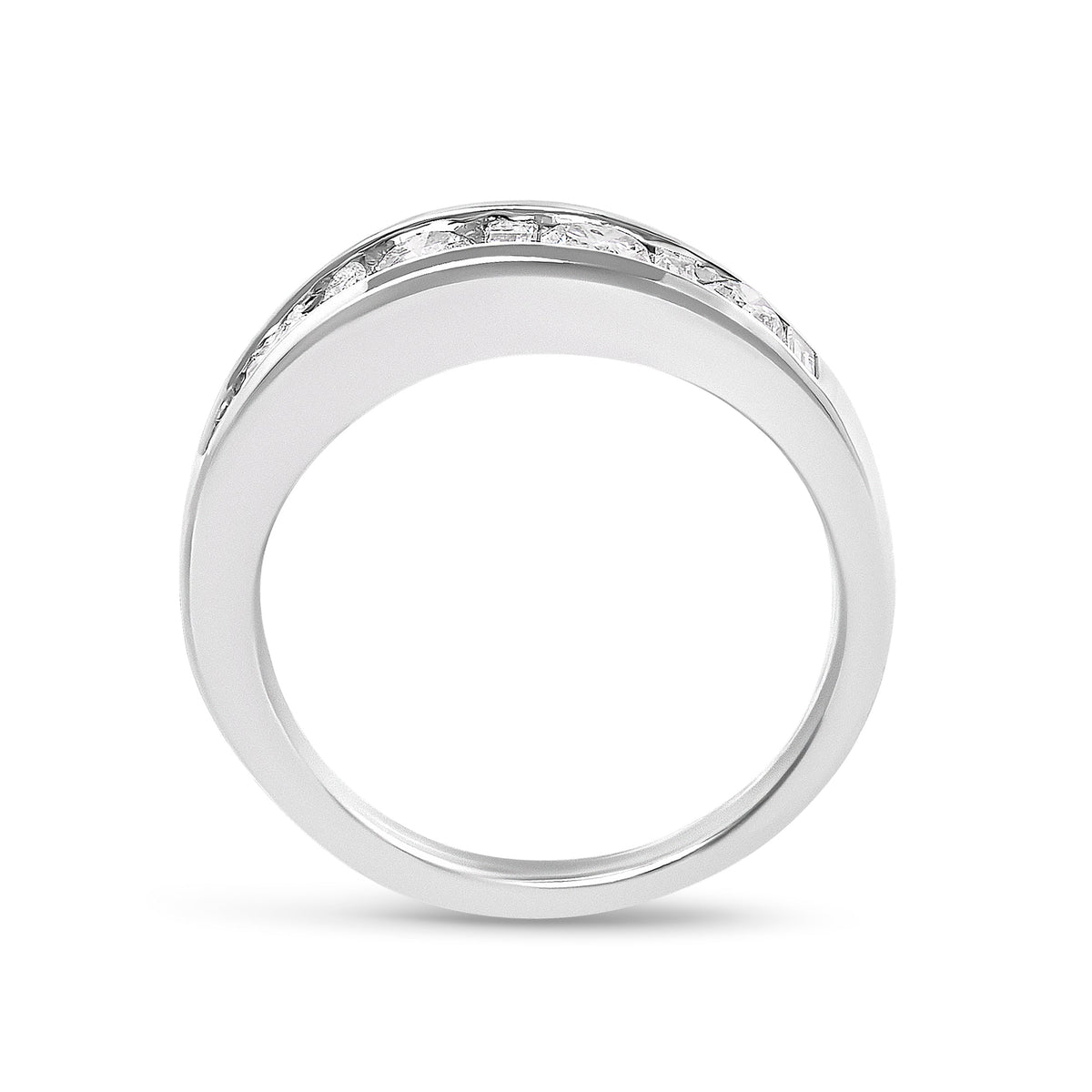 Anillo de banda con canal de diamantes de oro blanco de 14K con diamantes redondos y de baguette alternados de 1,0 Cttw