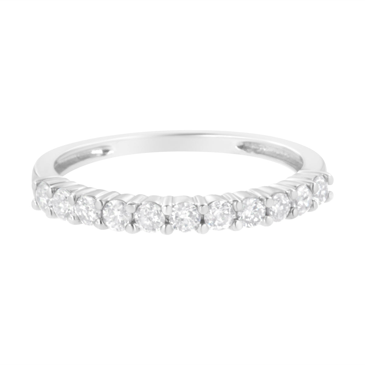 Anillo estilo banda estriada de oro blanco de 10K con diamantes de 1/2 Cttw, engastados con garras, certificado por el IGI (color I-J, claridad I2-I3) - Talla 7