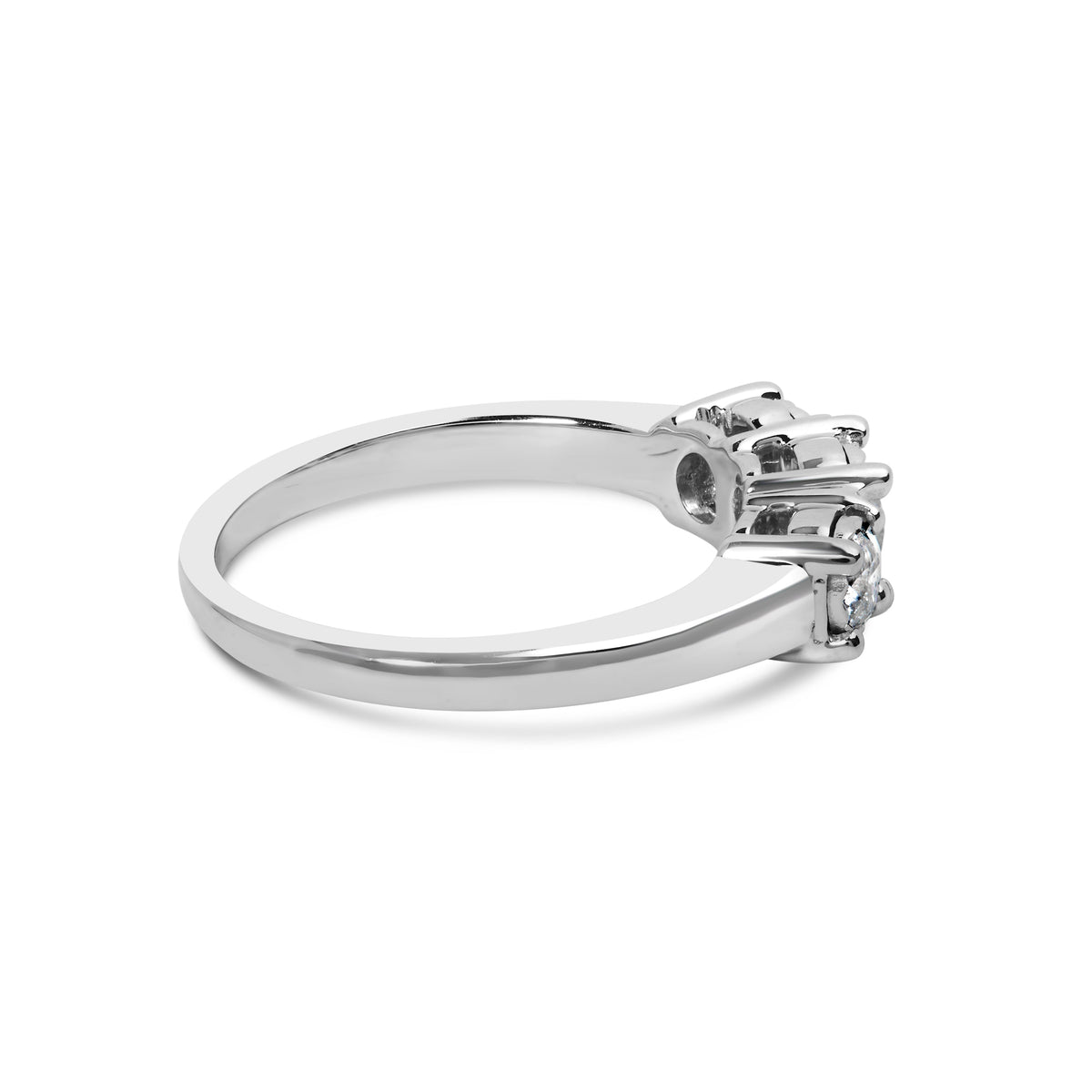 Anillo de oro blanco de 14 quilates con 1/2 quilate total de peso (CTTW) de diamantes cultivados en laboratorio redondos en engaste "milagroso" con tres piedras en placa de ilusión (color F-G, claridad VS1-VS2) - Talla de anillo 7