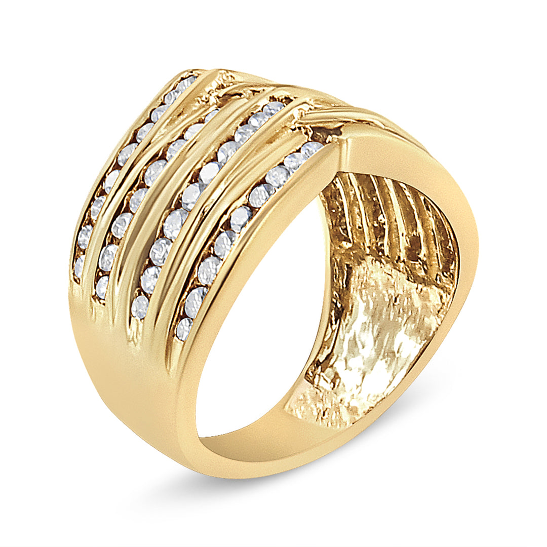 Anillo de oro amarillo de 10 qt chapado en plata de ley .925 con canal de diamantes de 1 1/2 quilates (color champán, claridad I2-I3), talla 7