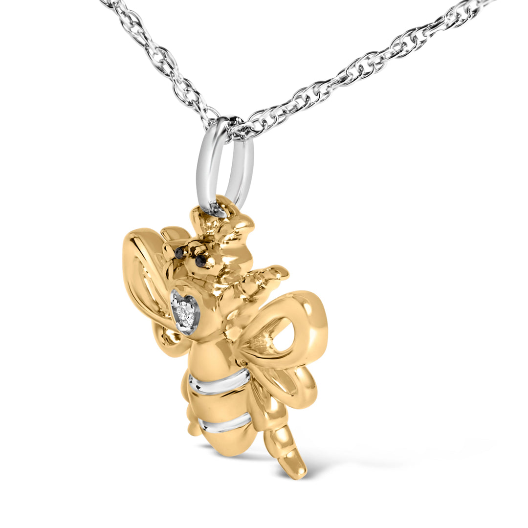 Collar con colgante de abeja con acento de diamante en plata de ley bañada en oro amarillo de 14 quilates