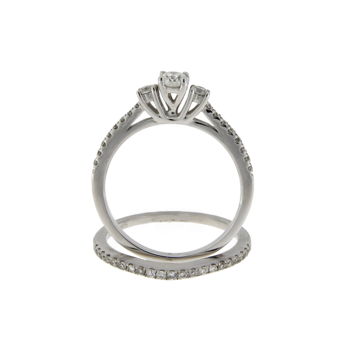 Anillo de compromiso con diamante de 0,45 ct engastado en oro blanco de 14 kt