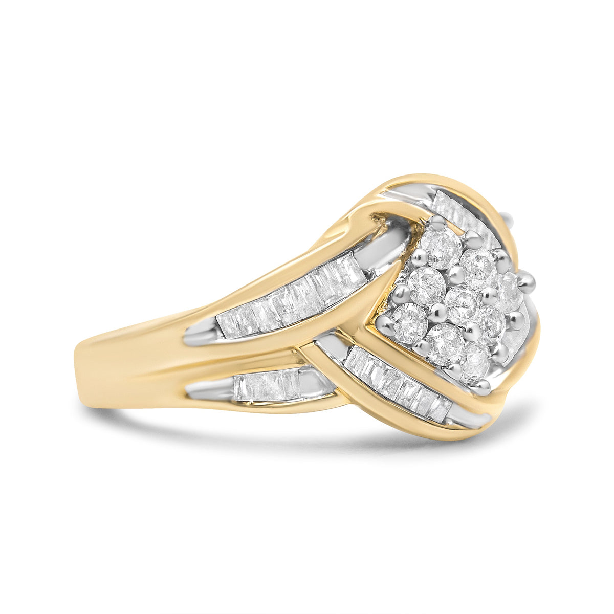 Anillo de oro blanco y amarillo de 10K con racimo de diamantes de 3/4 Cttw y diseño de remolino (Color H-I, Claridad I1-I2)