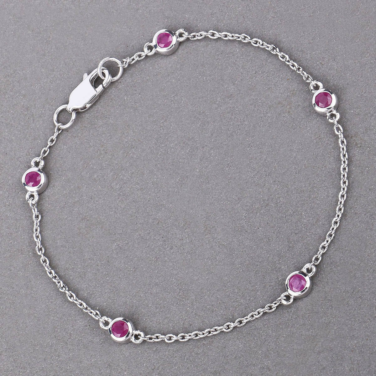 Pulsera de plata de ley .925 con rubí auténtico de 0.65 quilates
