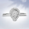 Anillo de promesa en forma de pera de oro blanco de 10K con racimo de diamantes redondos cultivados en laboratorio de 3/8 Cttw (Color G-H, Claridad VS2-SI1) - Talla 7