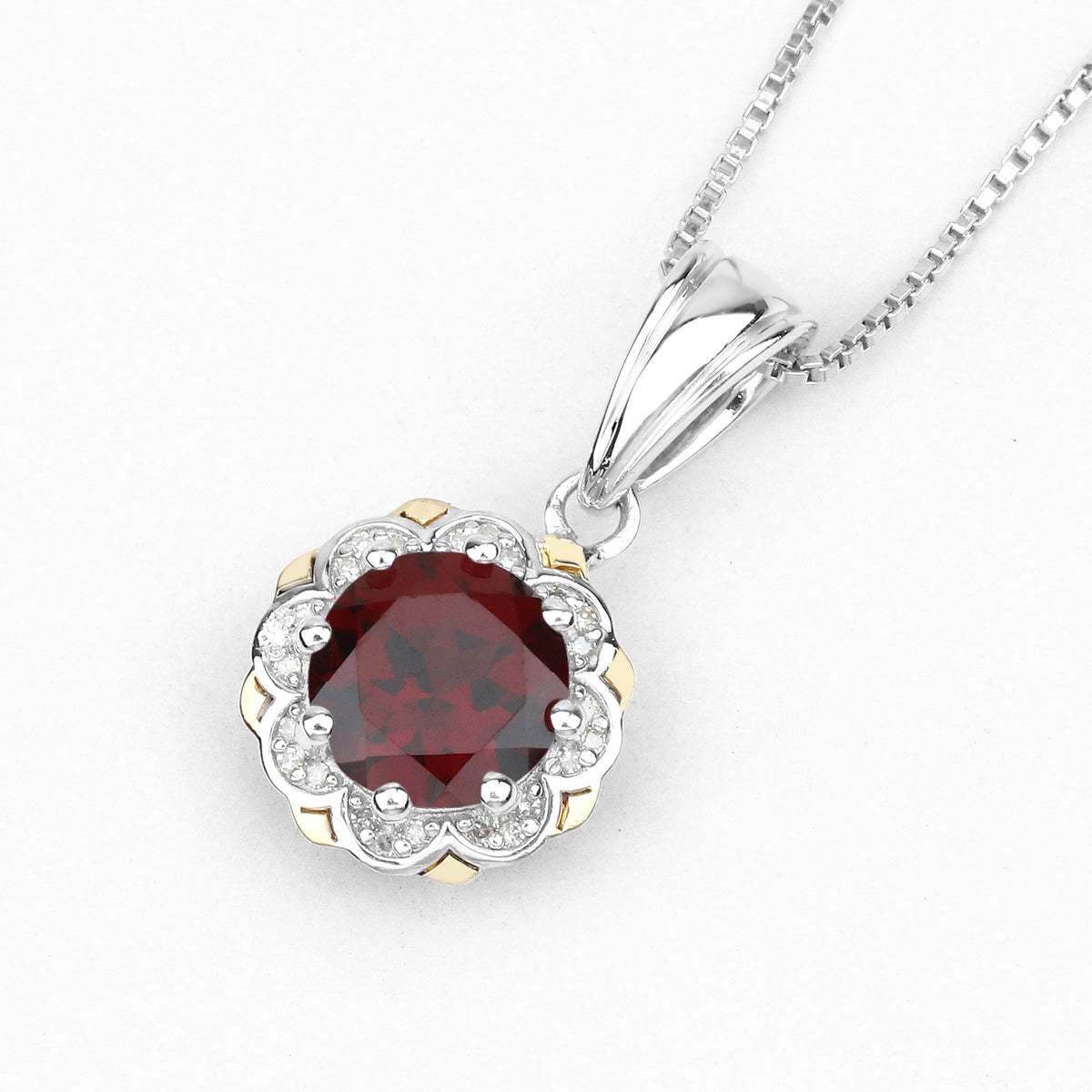 Colgante de oro amarillo de 14 quilates con granate genuino de 2,32 quilates y diamantes blancos, con plata de ley .925