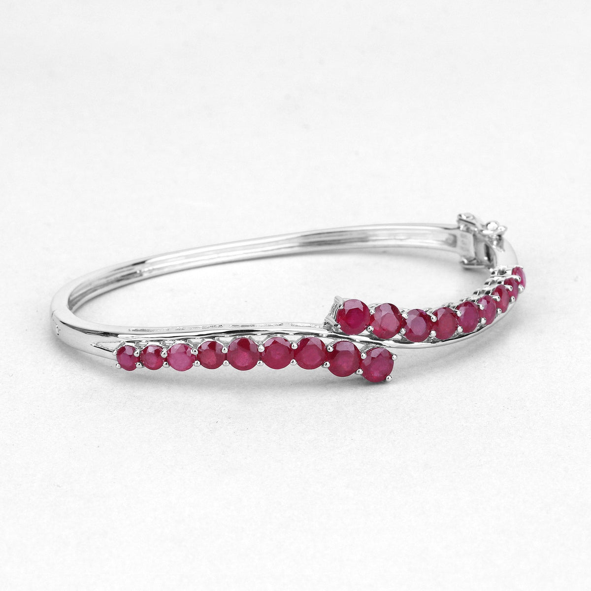 Brazalete de plata de ley .925 con rubí relleno de cristal de 9,10 quilates