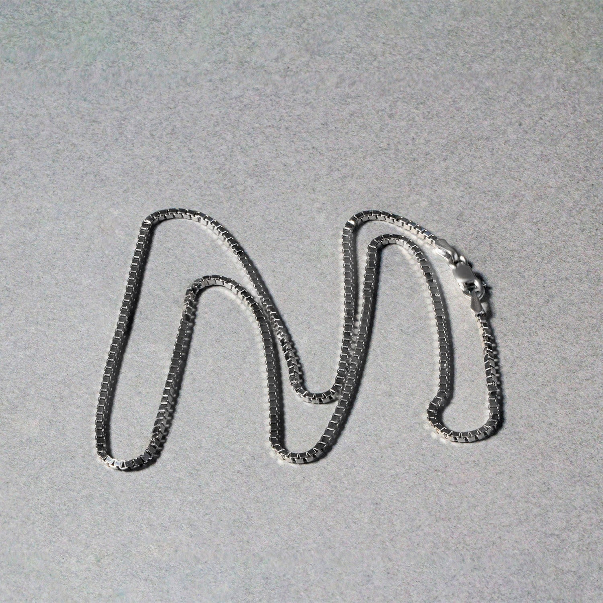 Cadena de oro blanco de 14k, diseño clásico, de 1.4mm