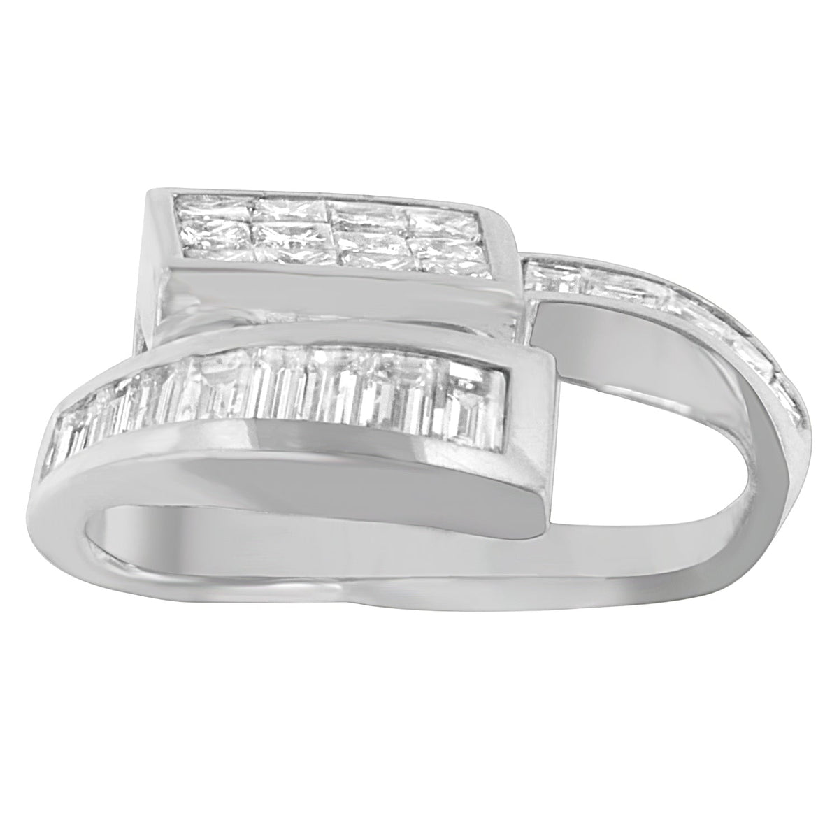 Collar con colgante de doble bucle con diamantes de talla princesa y baguette de 2 ct en oro blanco de 14K (G-H, VS1-VS2)