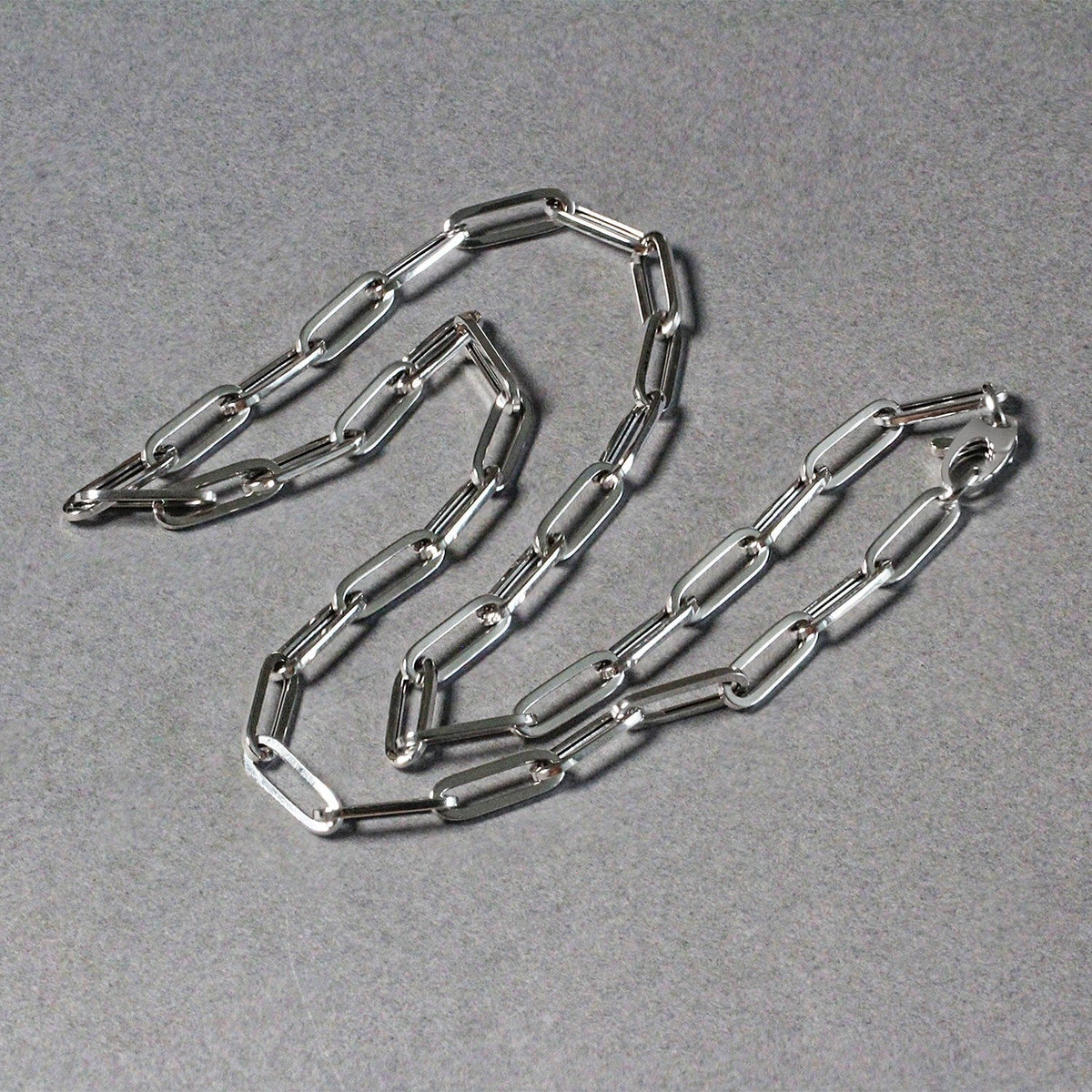 Cadena de eslabones ovalados gruesa de oro blanco de 14k (4.2 mm)