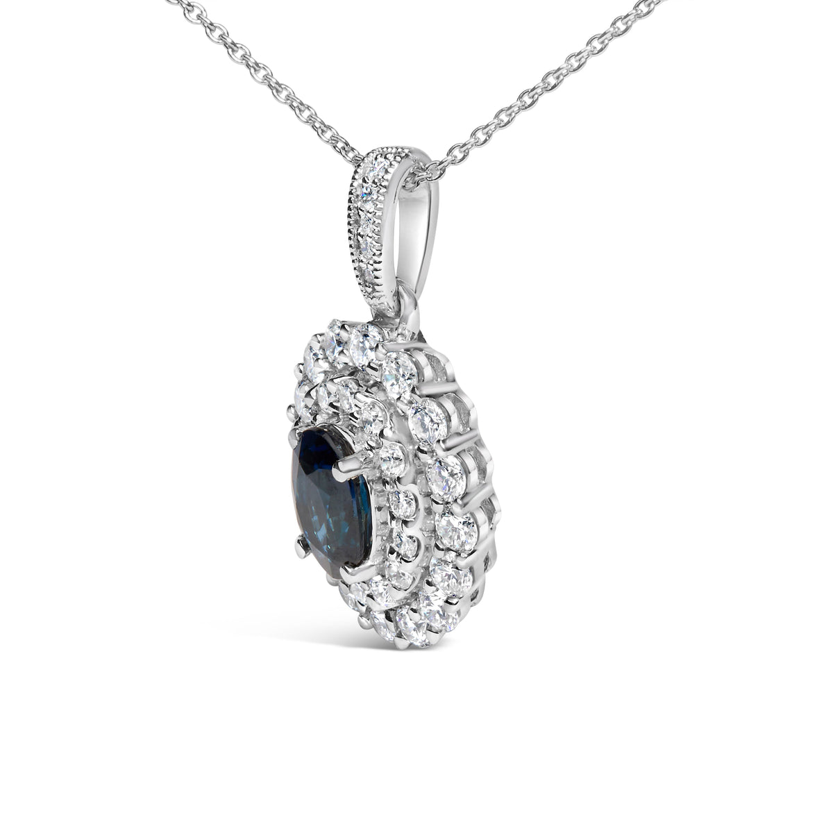 Collar con colgante de halo de zafiro azul ovalado y diamantes de 3/4 Cttw en oro blanco de 14K