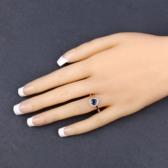 Photo of {{ product.title | truncate: 80, '' | escape }}