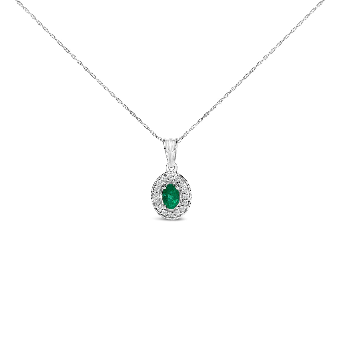 Collar con colgante de halo de esmeralda verde ovalada de 6x4 mm y diamantes en oro blanco de 14 quilates - 45 cm
