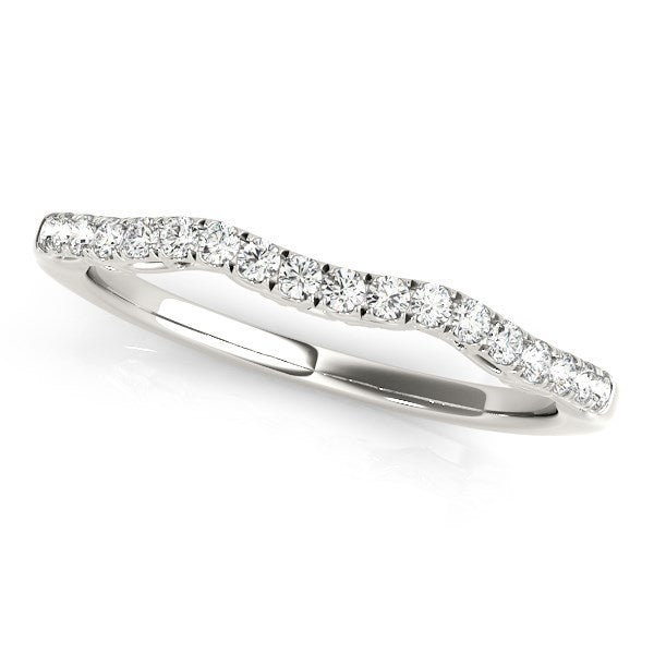 Anillo de boda de oro blanco de 14 quilates con motivo de ola y diamantes (1/5 cttw)