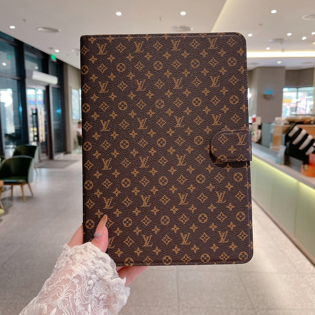 Elegante funda protectora de piel con solapa y monograma para iPad de Apple