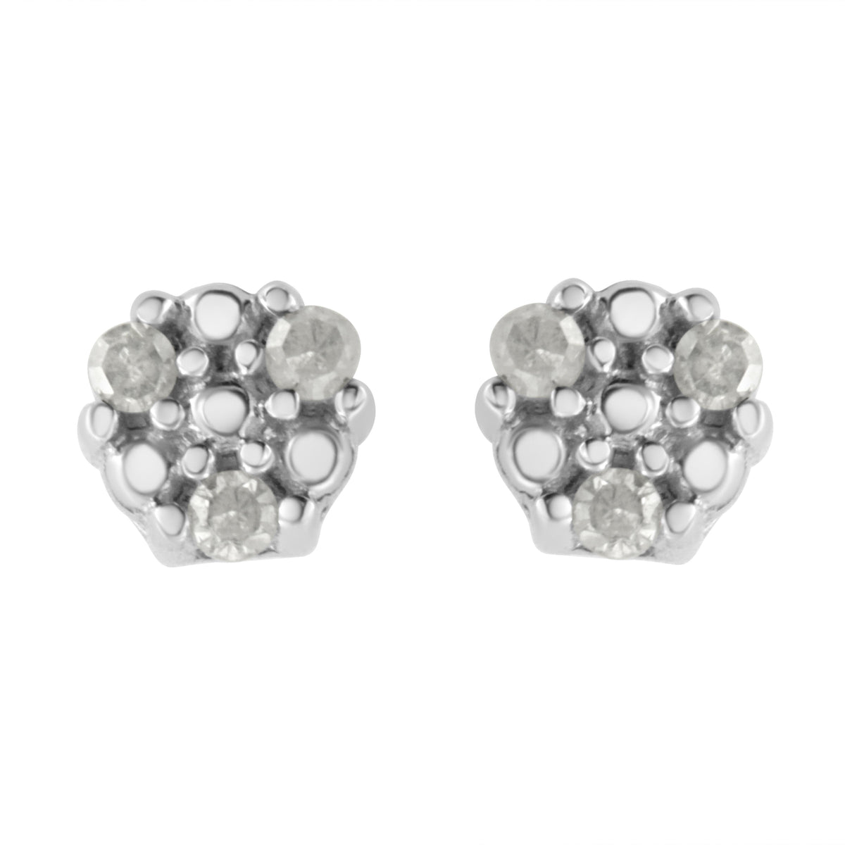 Pendientes de tuerca de plata esterlina .925 con 1/10 cttw de diamantes redondos en engaste de garra (Color I-J, Claridad I3)