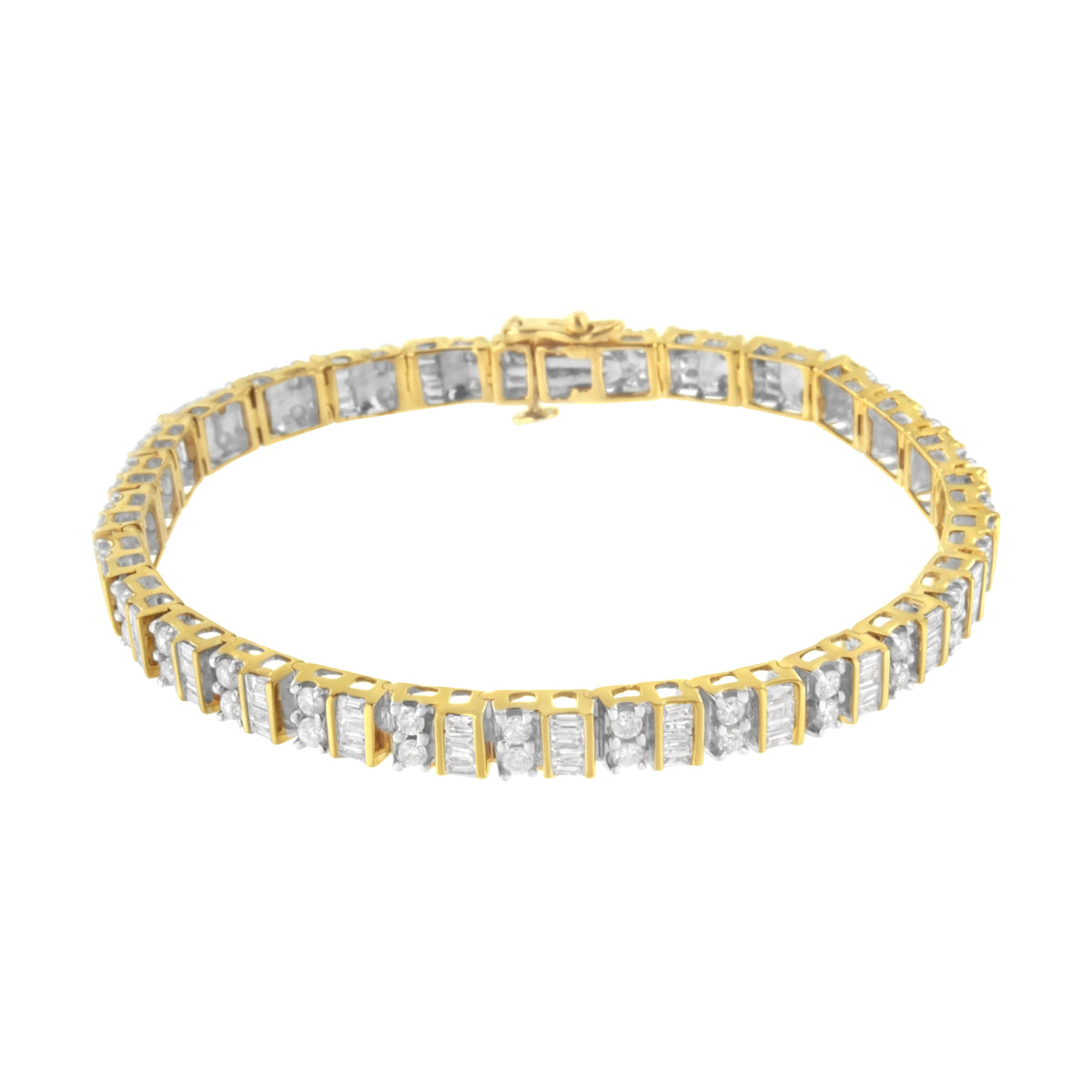 Pulsera de tenis de oro amarillo de 10K con diamantes en talla baguette y redonda alternados de 4.0 Cttw, engastados en bisel y garra de 7" (Color G-H, Claridad SI1-SI2)