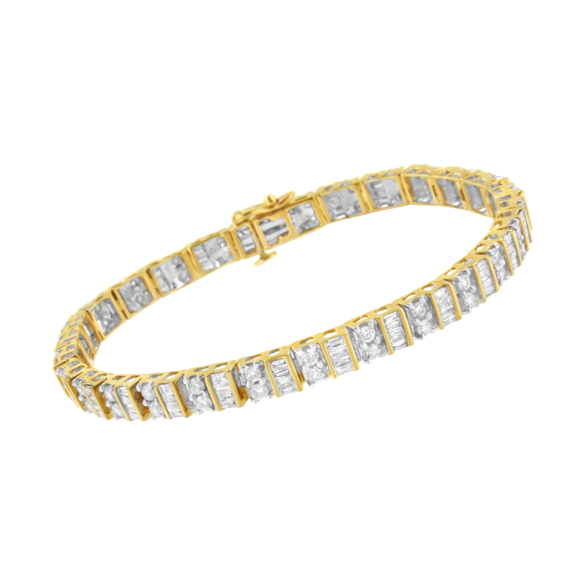Pulsera de tenis de oro amarillo de 10K con diamantes en talla baguette y redonda alternados de 4.0 Cttw, engastados en bisel y garra de 7" (Color G-H, Claridad SI1-SI2)