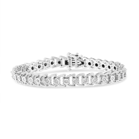 Photo of {{ product.title | truncate: 80, '' | escape }}