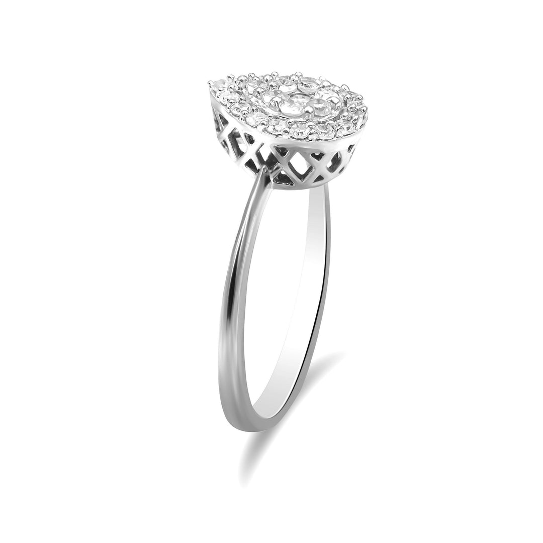 Anillo de promesa en forma de pera de oro blanco de 10K con racimo de diamantes redondos cultivados en laboratorio de 3/8 Cttw (Color G-H, Claridad VS2-SI1) - Talla 7