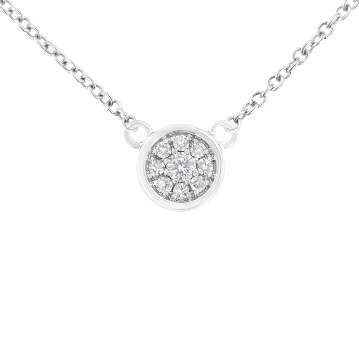 Collar con colgante de flor de diamantes de oro blanco de 10K y 1/4 Cttw (color I-J, claridad I2-I3) - Cadena ajustable de 16-18"