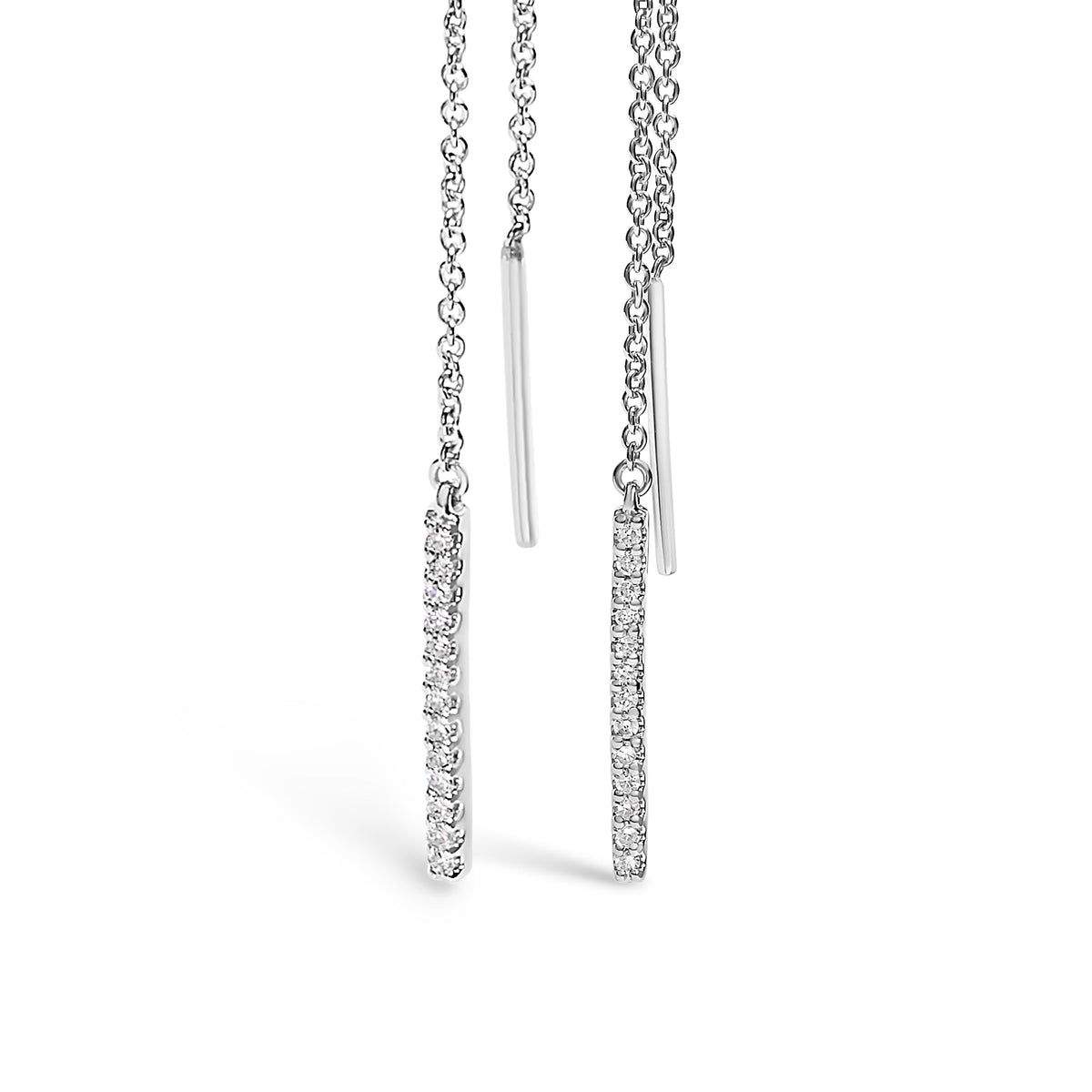 Pendientes enhebrados de oro blanco de 10 qt con diamantes de 1/10 Cttw
