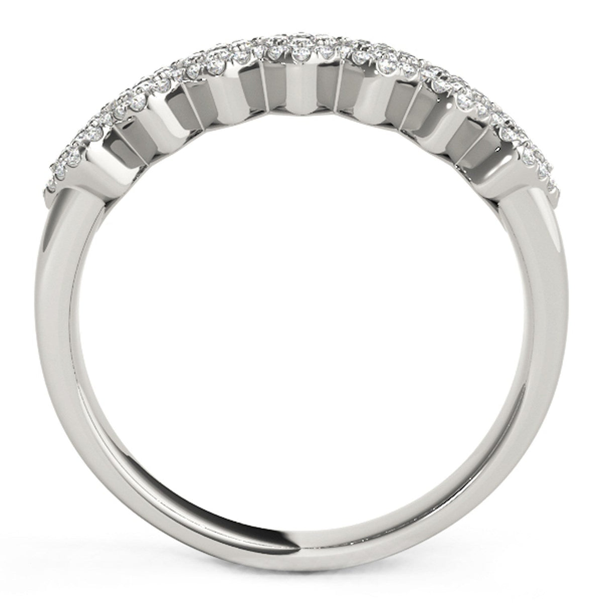 Anillo ancho con patrón multidiaogonal y diamantes en oro blanco de 14k (5/8 qt)