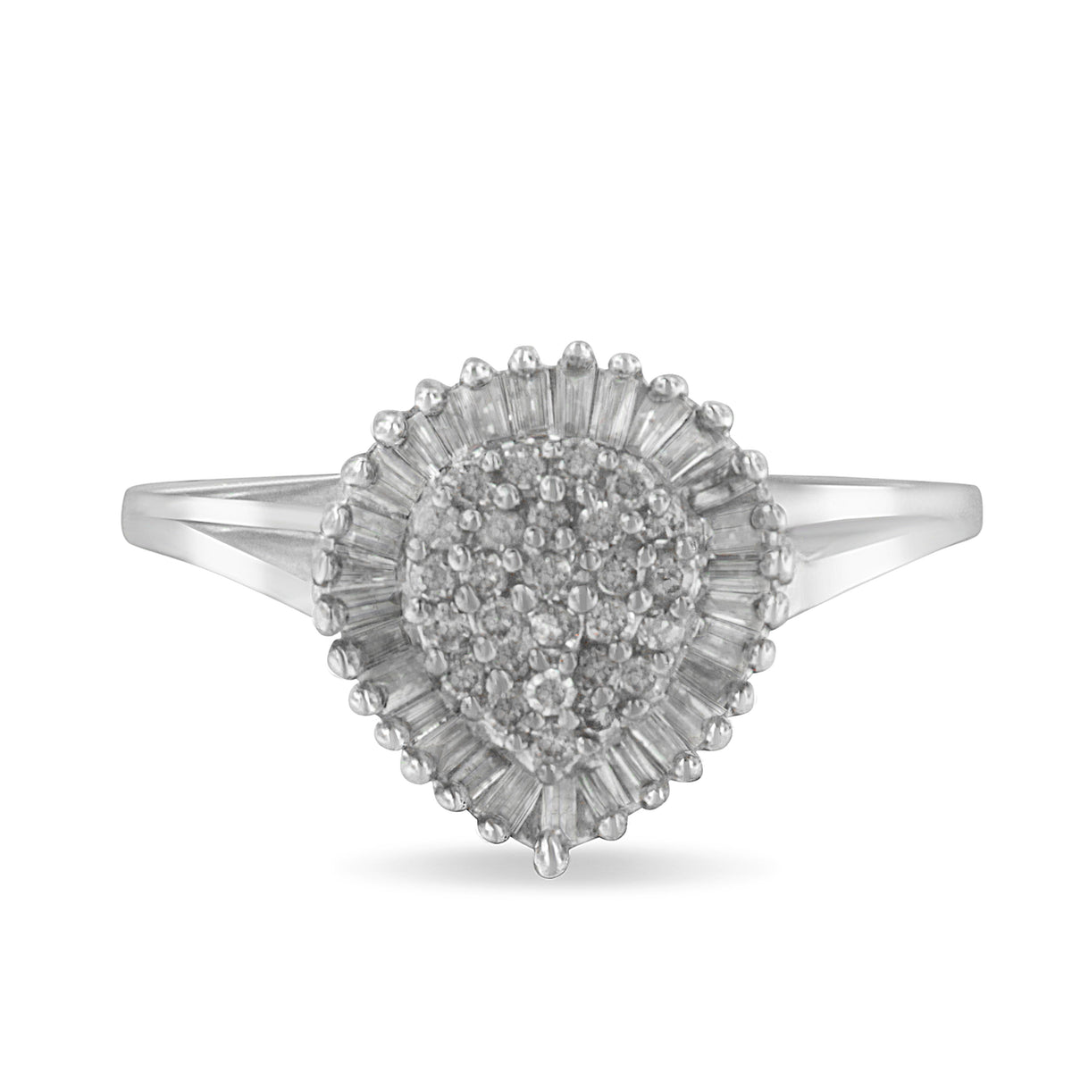 Anillo tipo cóctel en oro blanco de 10K con racimo pavé abovedado en forma de pera de diamante talla redonda y baguette de 1/2 quilate total con halo (color H-I, claridad SI1-SI2) - Talla 5
