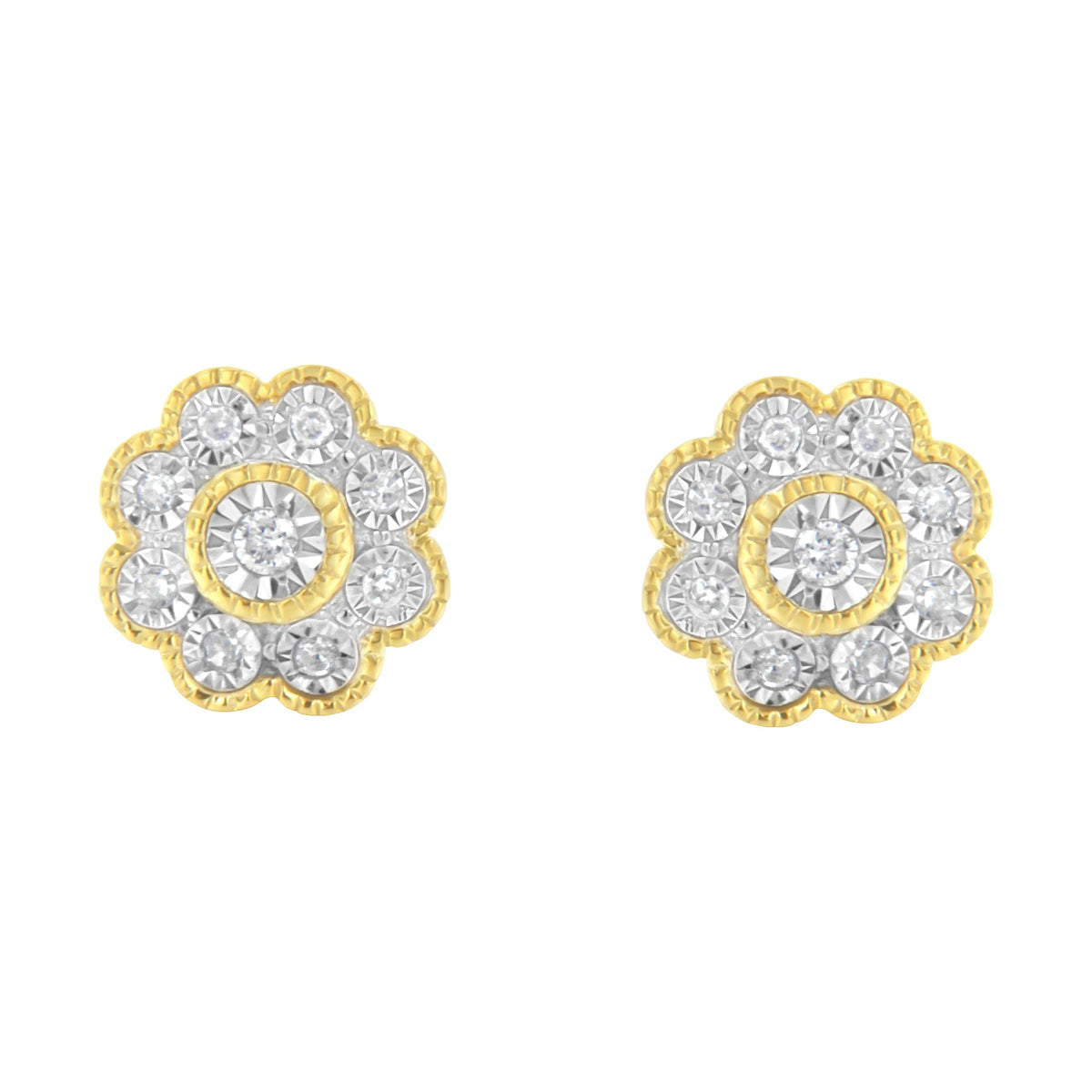 Pendientes de botón florales de diamante engastados en placa milagrosa de 1/6 Cttw de plata de ley .925 chapada en oro amarillo de 14 quilates (color I-J, claridad I2-I3)