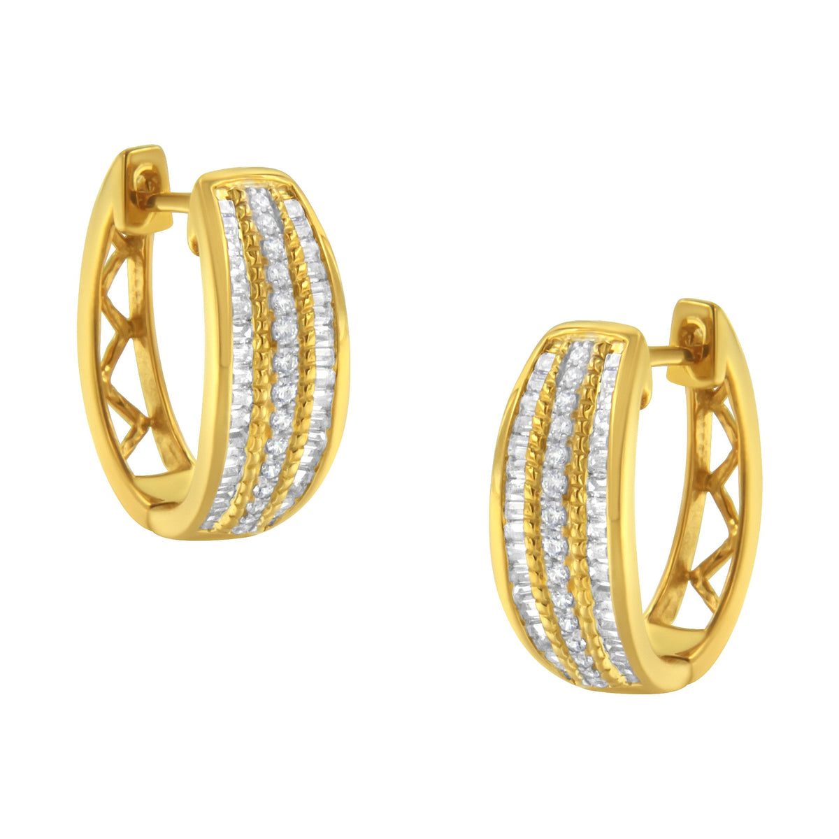 Pendientes de aro modernos de triple fila con diamantes engastados en pavé y canal de oro amarillo de 10K y 3/4 Cttw (color I-J, claridad I2-I3)