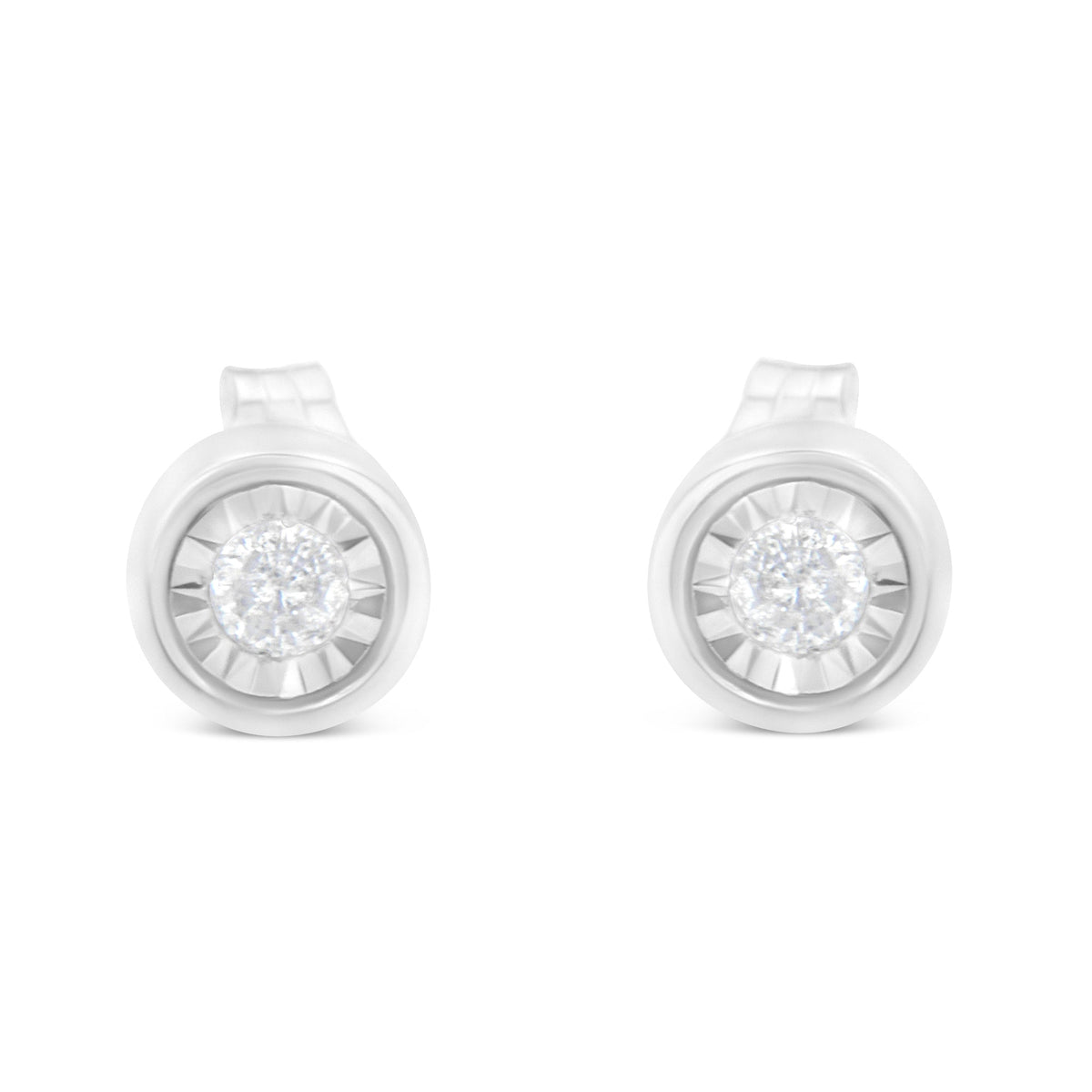 Pendientes tipo barril con bisel engarzado tipo milagro de plata esterlina .925 con diamantes redondos de talla brillante de 1/5 Cttw, casi incoloros (color I-J, claridad I2-I3)