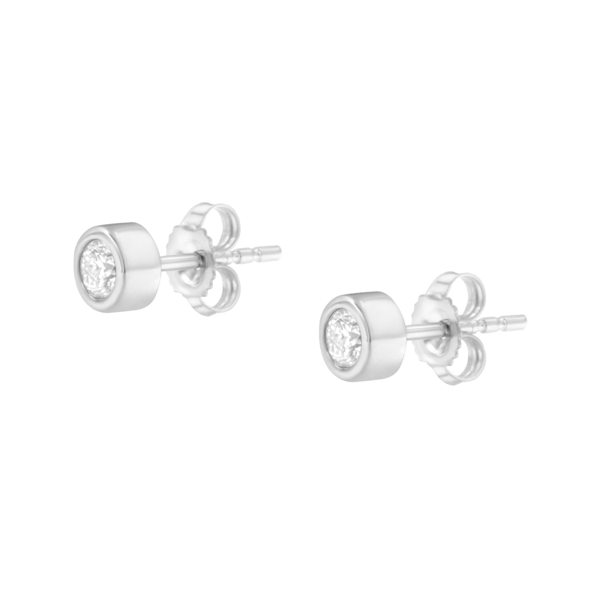 Pendientes de tuerca de oro blanco de 10 qt con diamantes de talla brillante redonda de 1/4 qt engastados en bisel, casi incoloros (color H-I, claridad I1-I2)