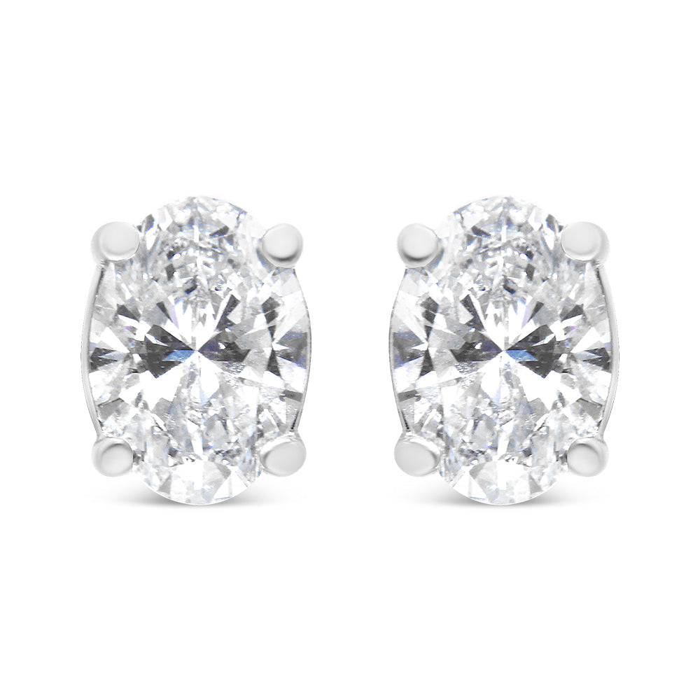 Pendientes de botón solitario ovalados de 1,00 Cttw de diamante cultivado en laboratorio de oro blanco de 14K (color F-G, claridad VS2-SI1)