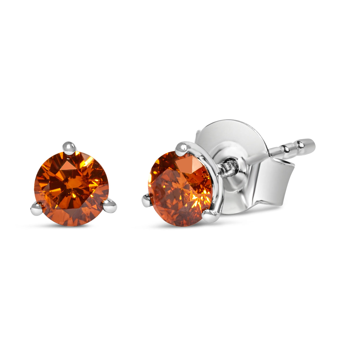 Pendientes de oro blanco de 14K con diamantes naranjas creados en laboratorio de 1/2 quilate (peso total), corte redondo brillante, engaste clásico de 3 puntas tipo Martini (color naranja, claridad VS1-VS2)