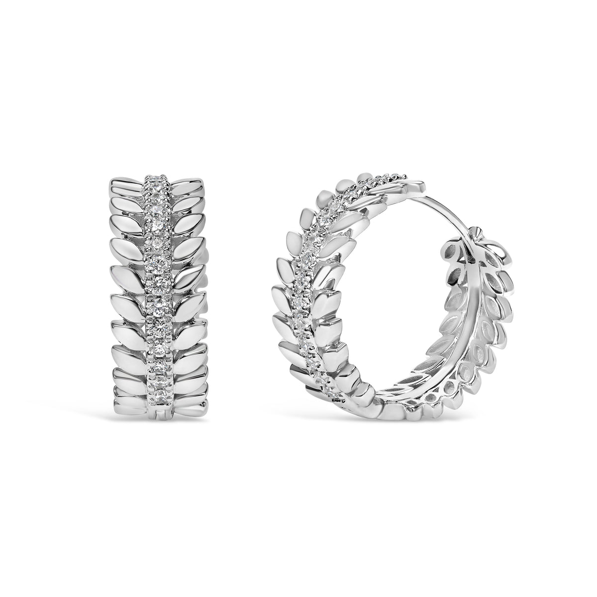 Pendientes de aro de oro blanco de 14 quilates con diamantes de laboratorio de 1/4 qt. en forma de corona de hojas (color F-G, claridad VS1-VS2)